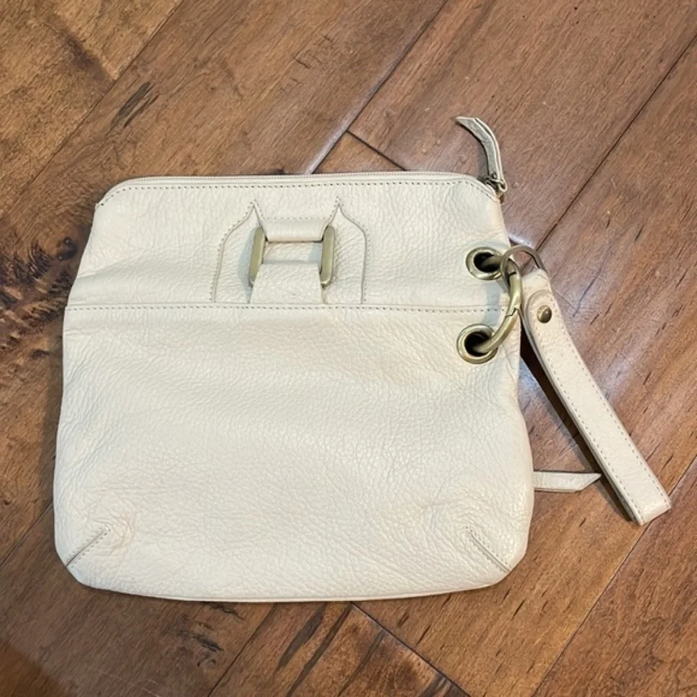 Bo Bo Bags California Cream Leather Fold Over Zipper Wristlet